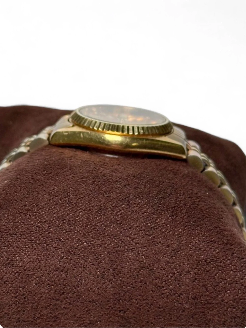 VTG Seiko Quartz Women’s Watch Gold Tone Day Date Fluted Bezel Monochrome Luxury